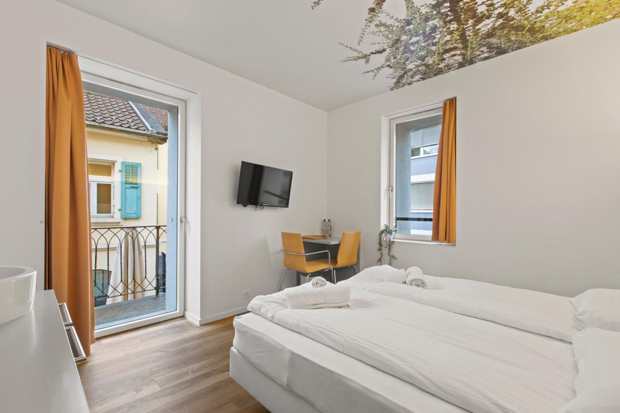 Hotel De La Poste Сиере Екстериор снимка