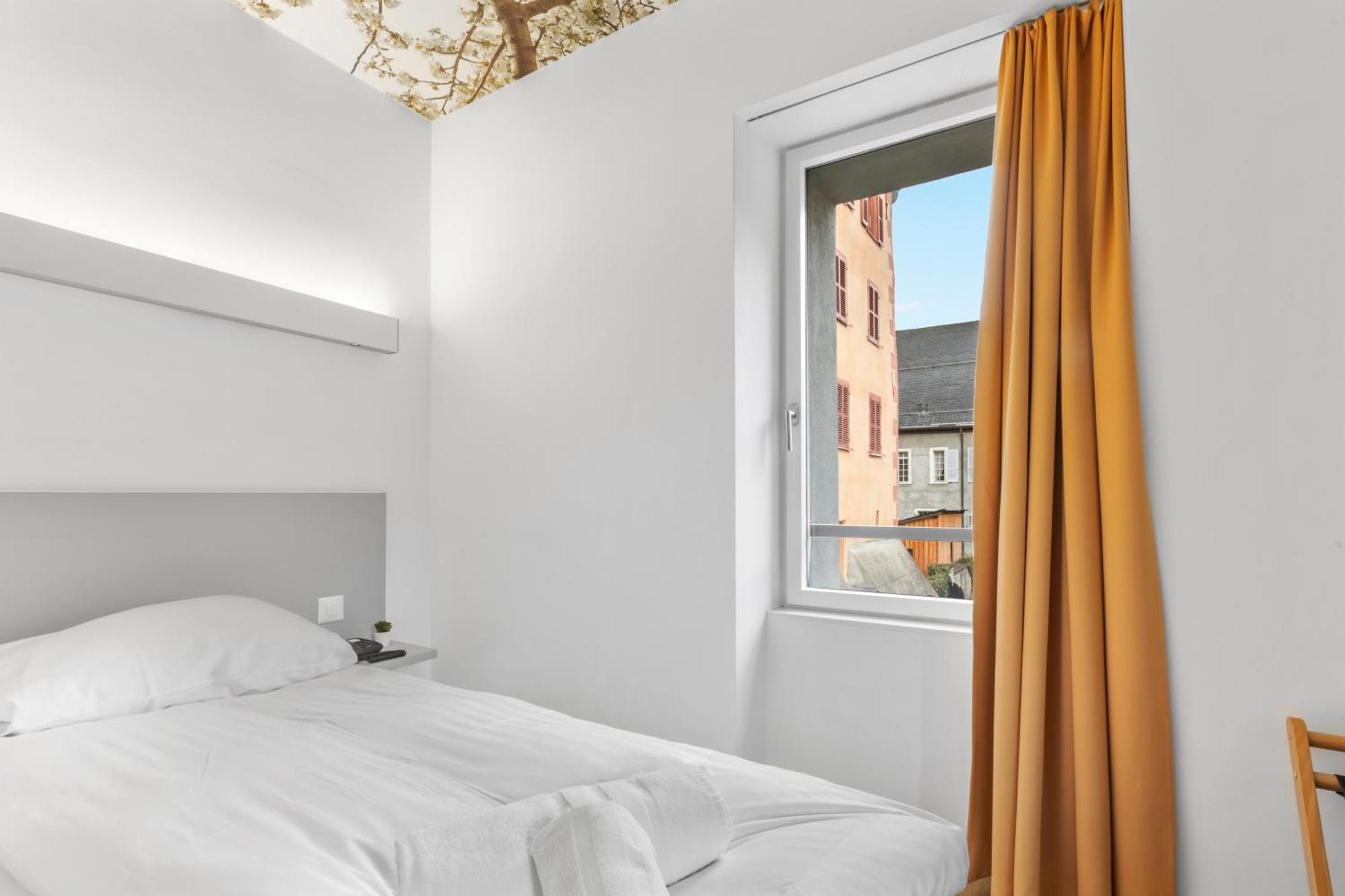 Hotel De La Poste Сиере Екстериор снимка