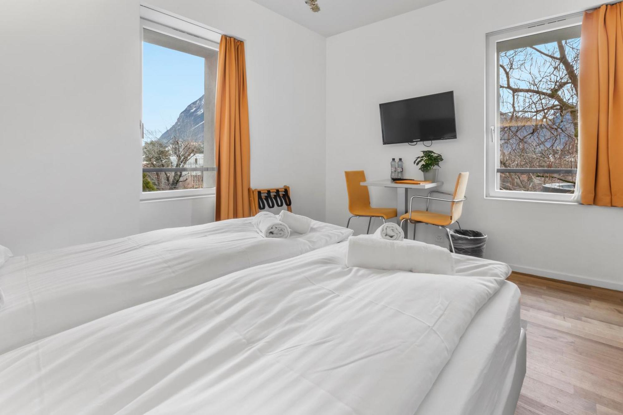 Hotel De La Poste Сиере Екстериор снимка