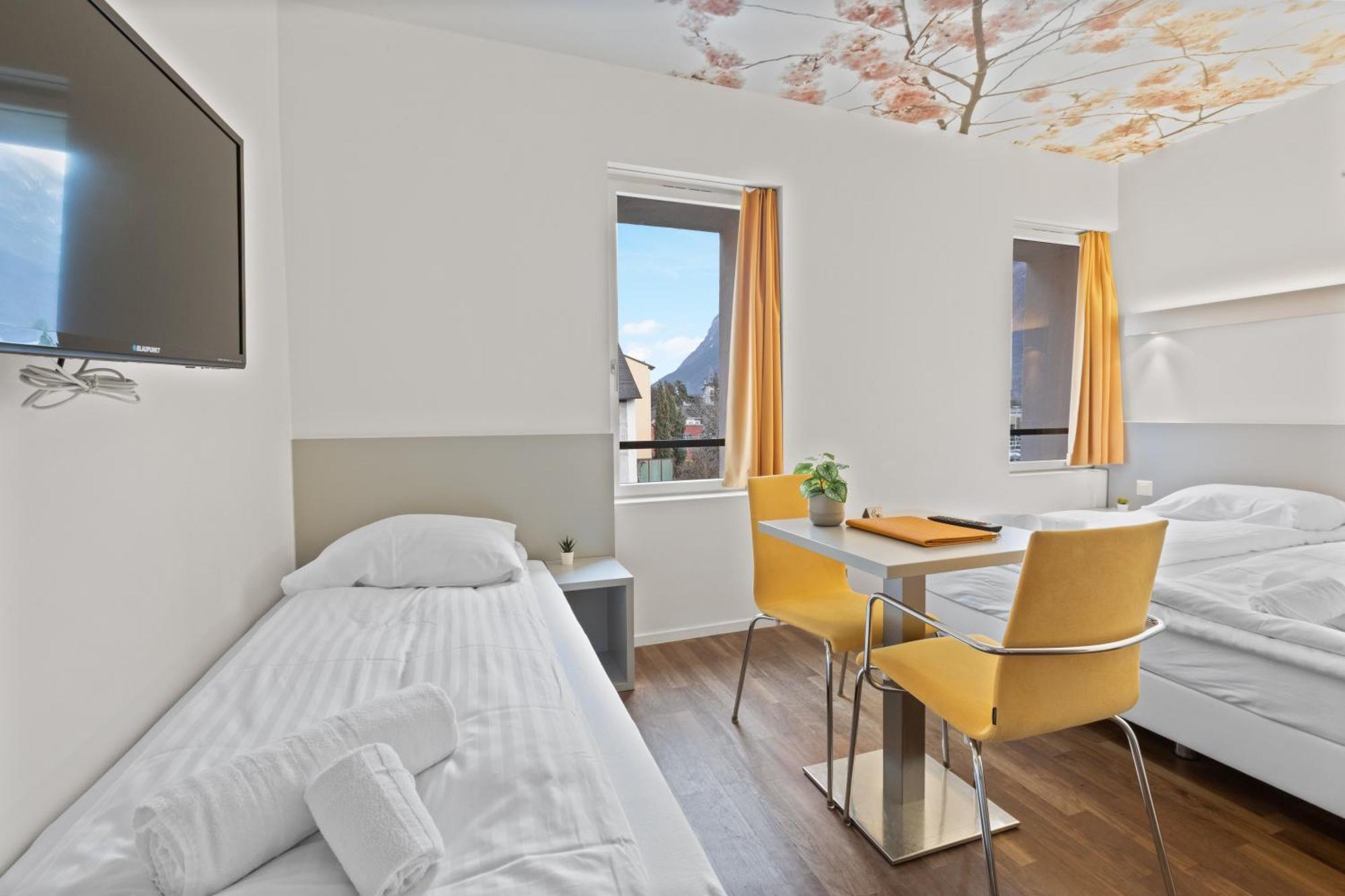 Hotel De La Poste Сиере Екстериор снимка