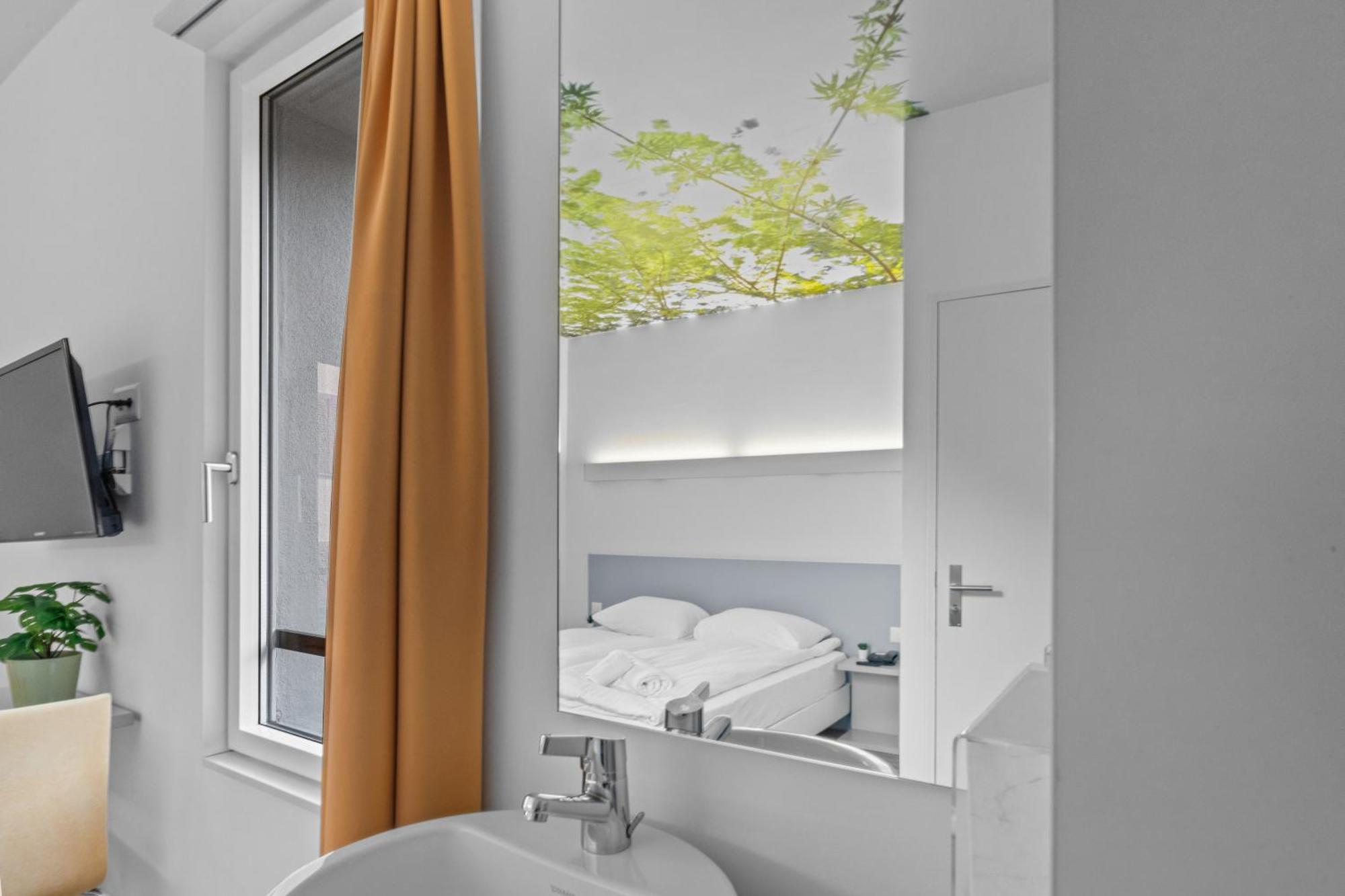 Hotel De La Poste Сиере Екстериор снимка